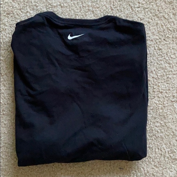 Women’s Nike Long Sleeve Tee - Picture 2 of 4